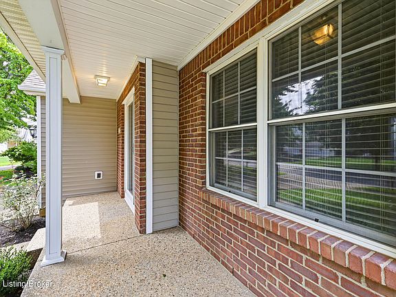 3rd image of 5121 Arbor Oak Ct