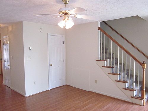 5th image of 609 Sherard Cir