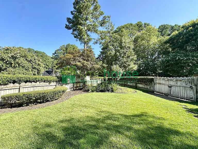 948 Forest Lakes Cir — Photo 31