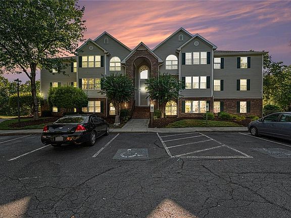 2nd image of 524 Scholastic Ct
