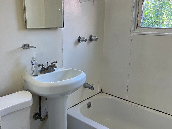 2nd image of 391 Forrest St #2R