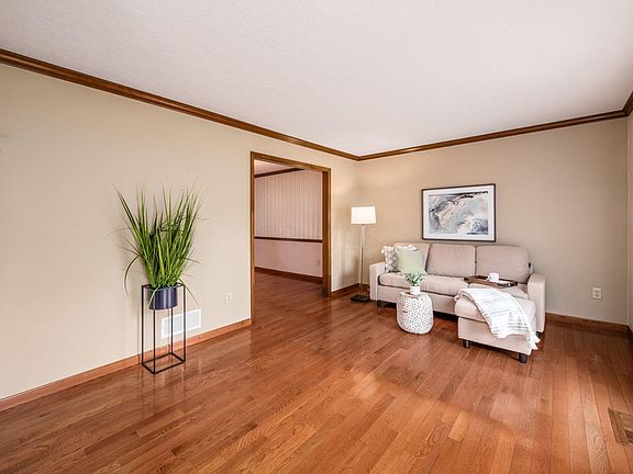 5th image of 336 Leighton Ct
