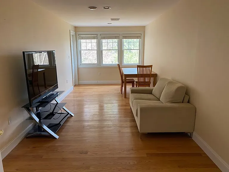 Augustus Rd — Photo 9