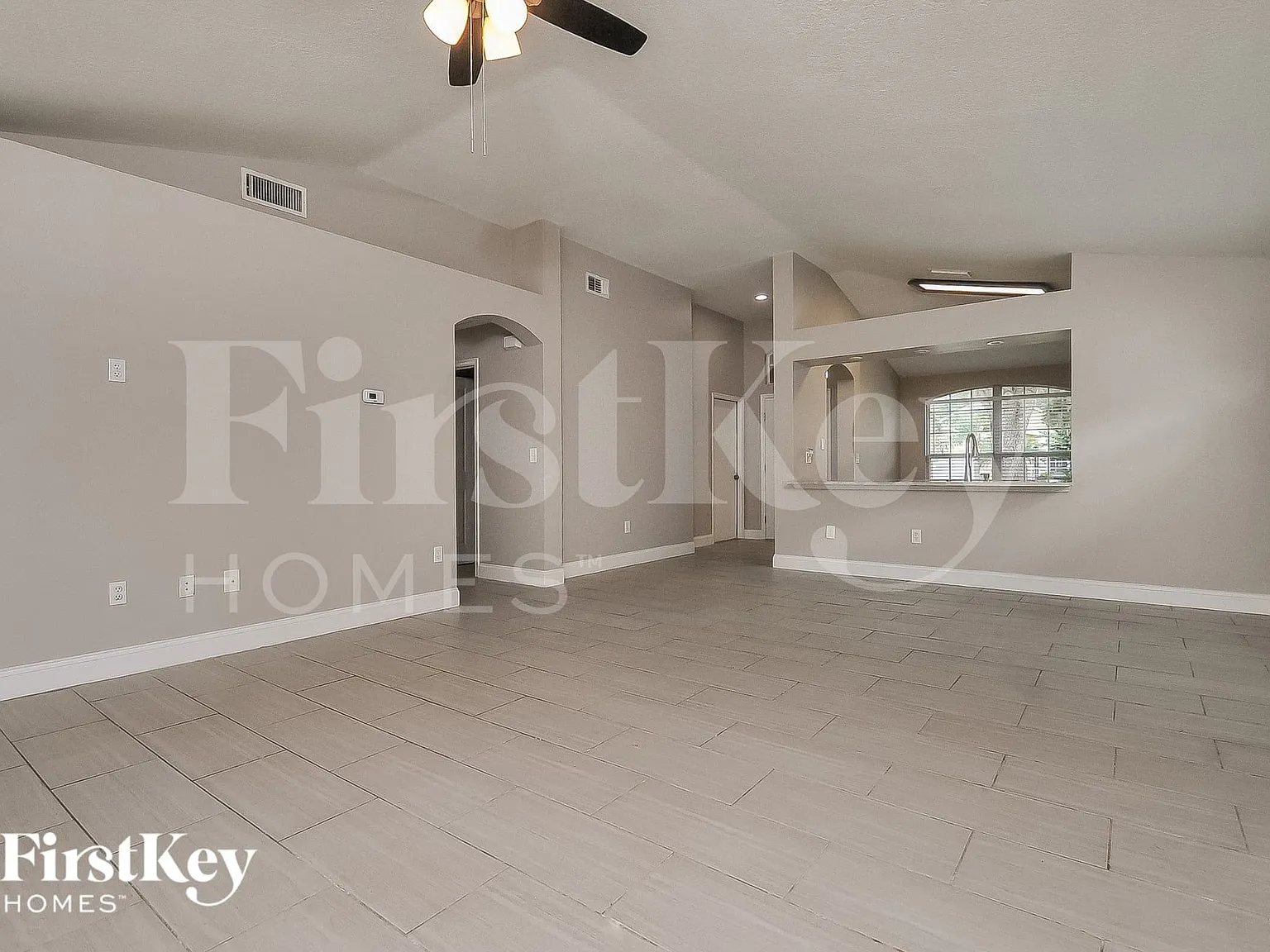 3 bed, 2.0 bath, 1350 sqft, $2,390 — Photo 3