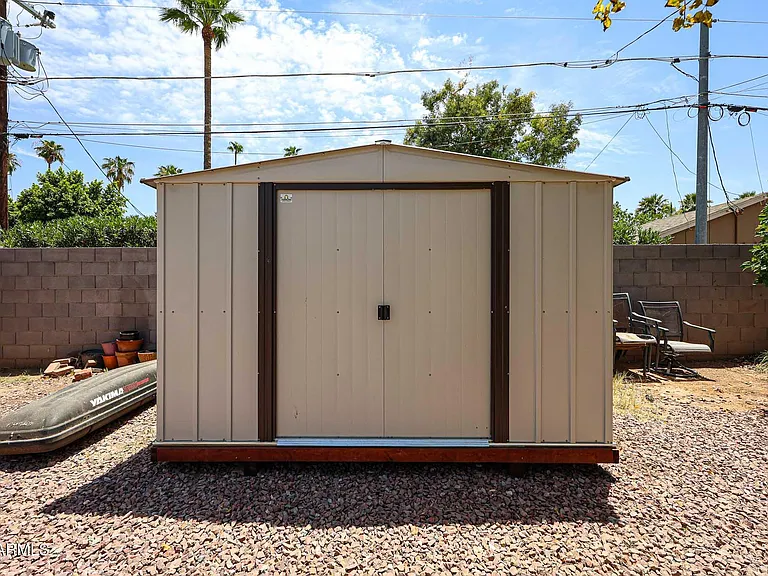 1317 W Holly St — Photo 41