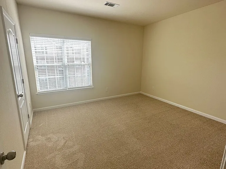 Clairmont at Farmgate — Photo 132