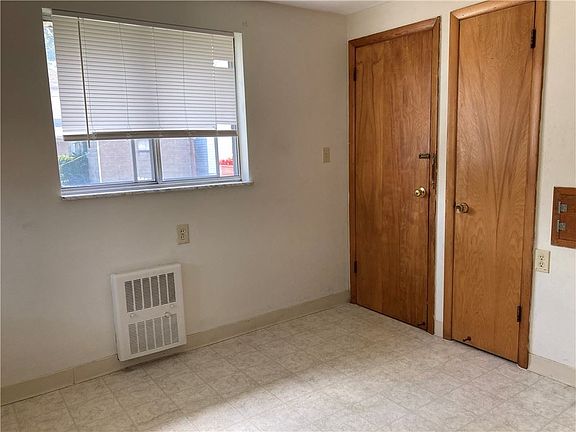 4th image of 710 Lewis Ave #A