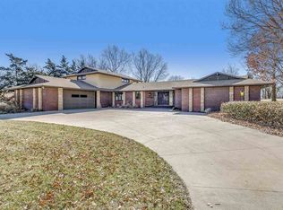 280 N Fairway Ave, Wichita, KS 67212