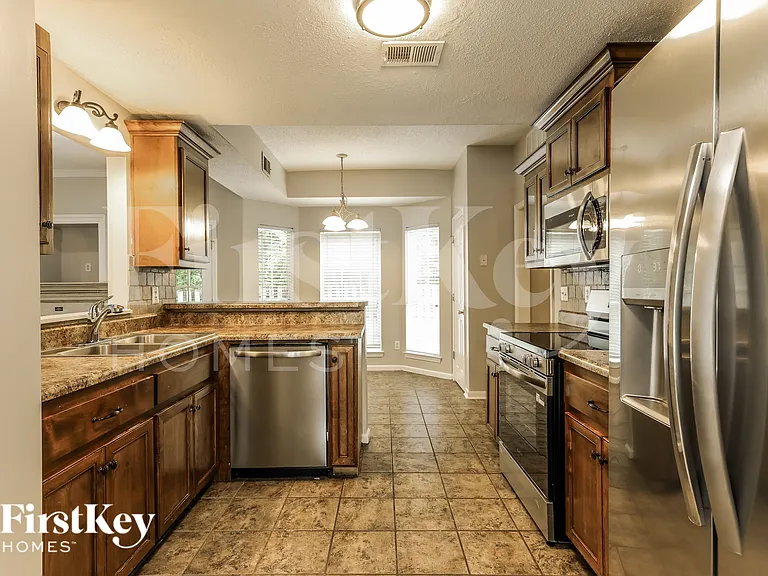 3021 Bowron Rd — Photo 8
