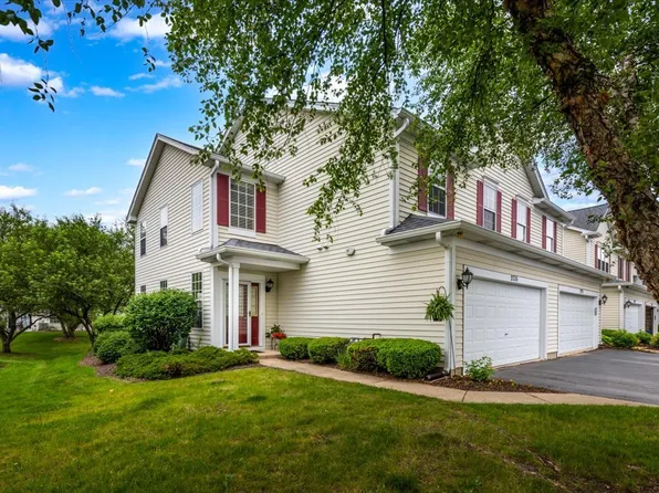 2735 McClennan Ct, Naperville, IL 60563