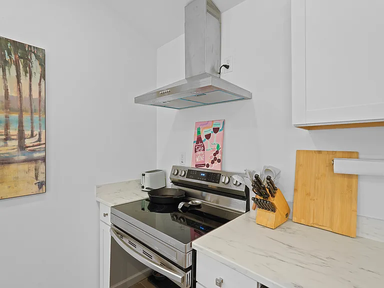 1815 E Derenne Ave #B — Photo 20