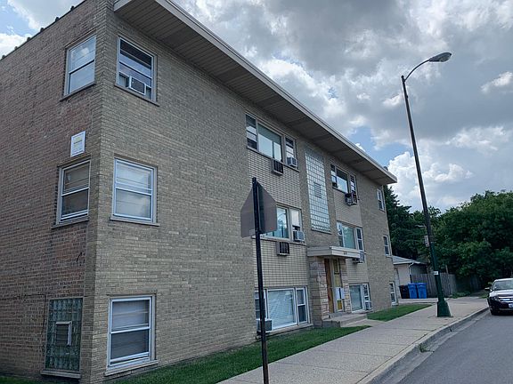 2nd image of 6809 W Diversey Ave #Garden