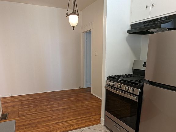 4th image of 1718 Upas St