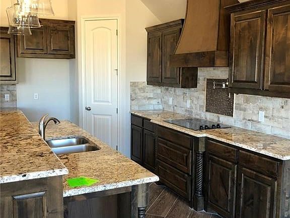 2nd image of 1703 Harbor Lakes Dr