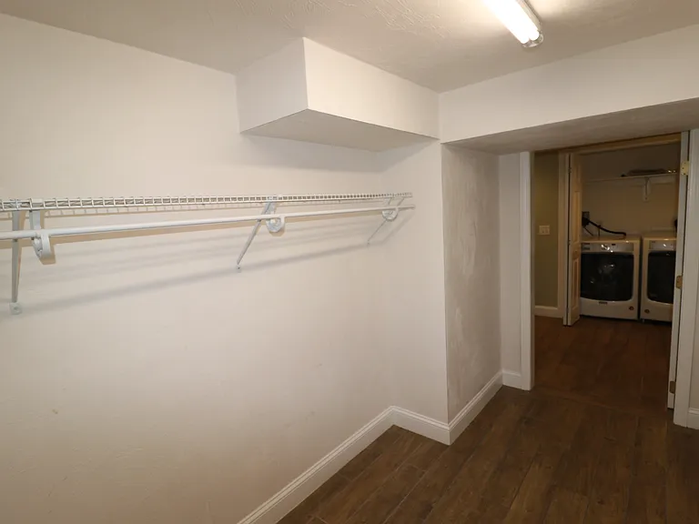 329 Bridge St — Photo 8
