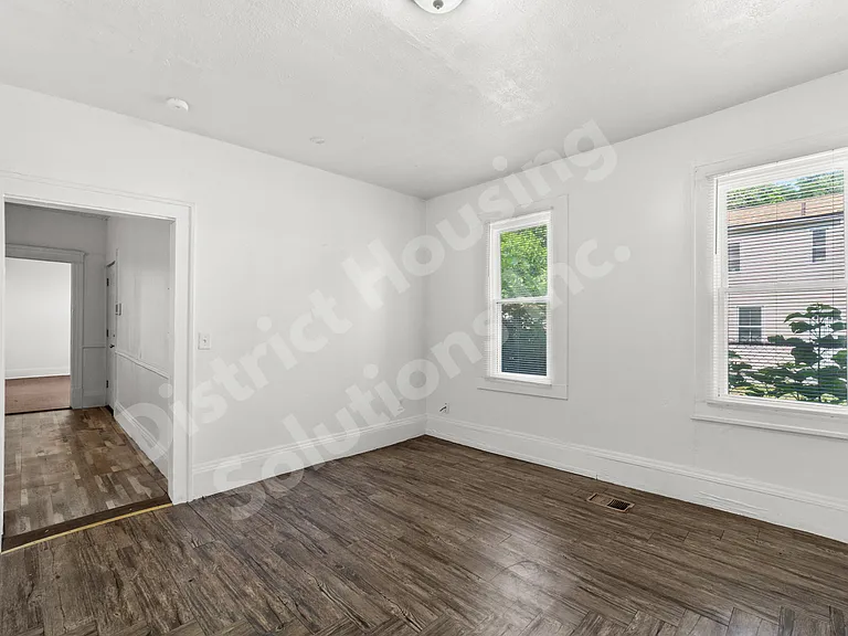 8302 Sowinski Ave — Photo 9