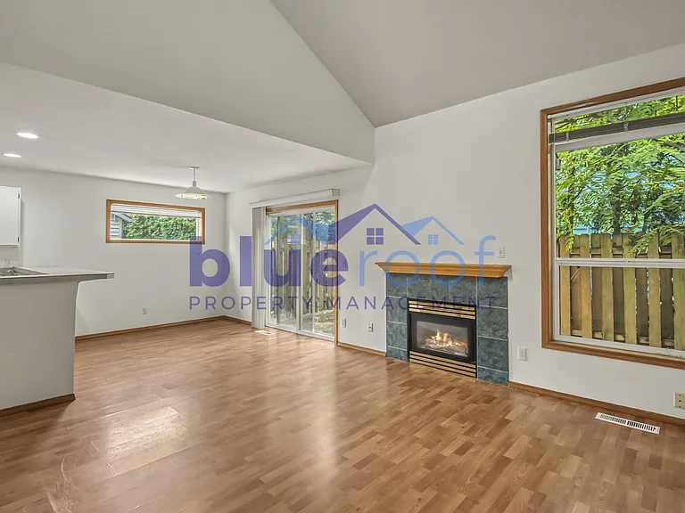 520-522 SW 150th Ave #522 — Photo 5