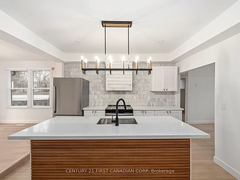 1326 Commissioners Rd W — Photo 13