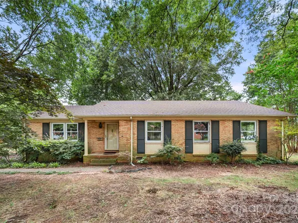 5020 Coronado Dr, Charlotte, NC 28212