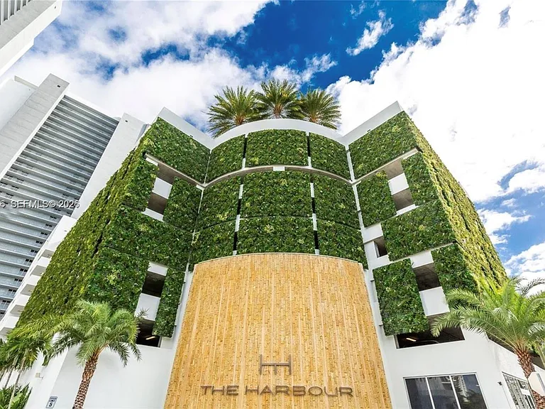 16385 Biscayne Blvd #1818 — Photo 3