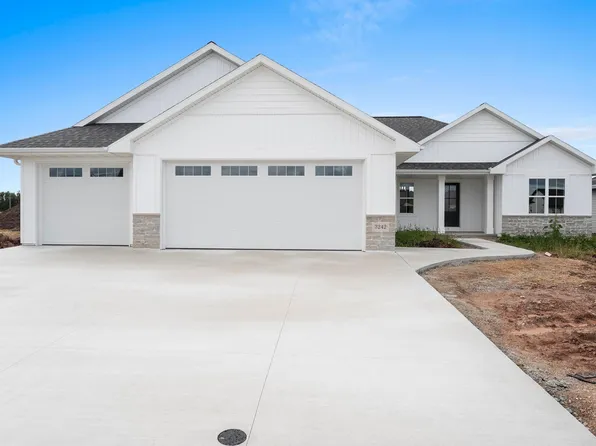 3242 Willow Rd, Green Bay, WI 54311