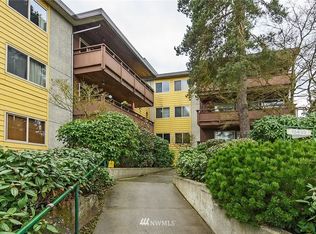 13433 Roosevelt Way N APT 105, Seattle, WA 98133