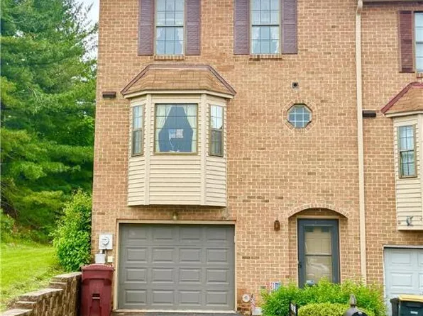 2027 Orchard Dr, Whitehall, PA 18052