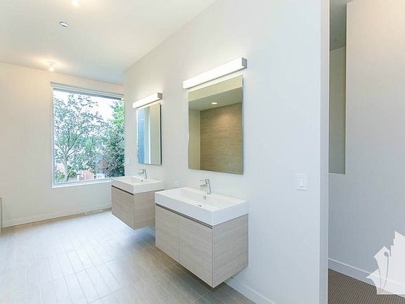 2nd image of 2639 N Hamlin Ave #878401