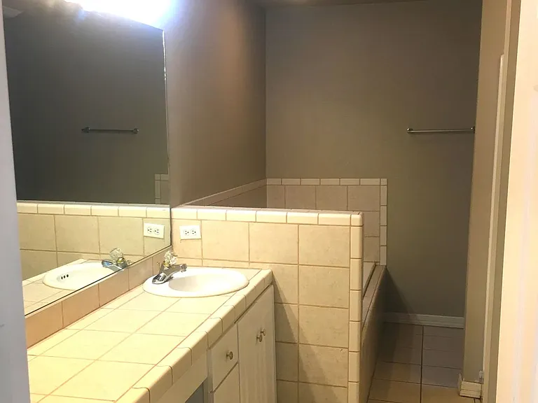 667 N Meadowlands Dr — Photo 5