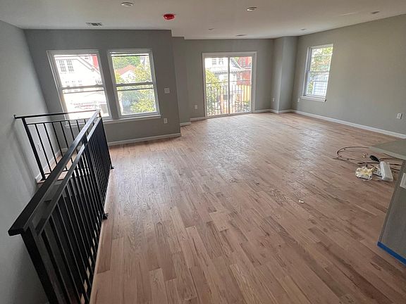 3rd image of 176 N 18th St #2