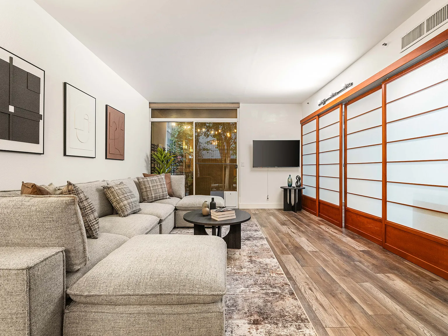 2 bed, 1193 sqft, $5,300 — Photo 3
