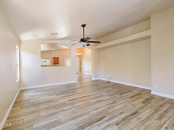 3rd image of 206 N 152ND Avenue