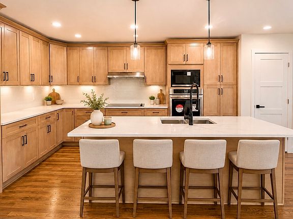 3rd image of 2735 Kings Park Cir