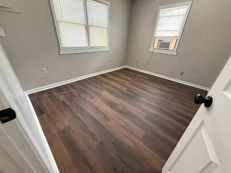 1501 S Prospect Ave — Photo 3