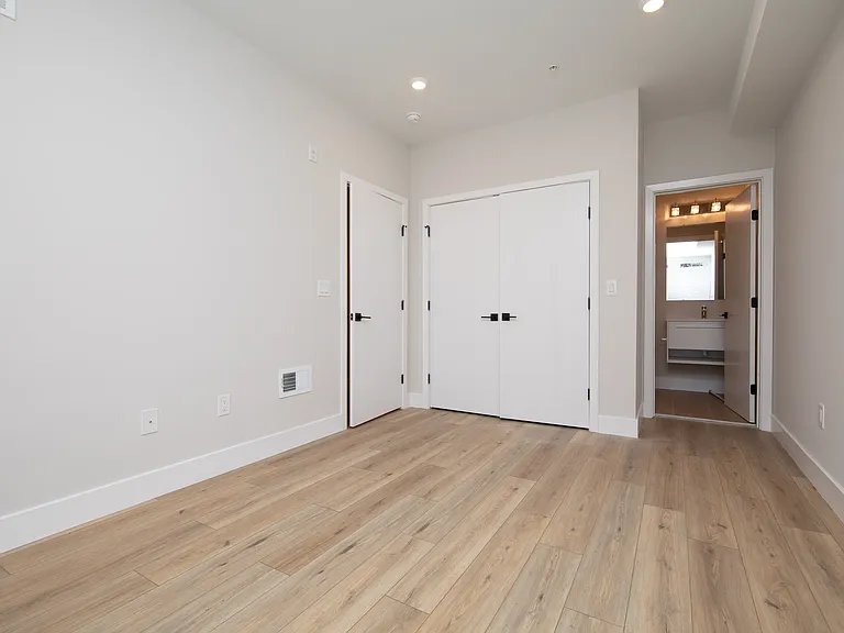 935 W Dauphin St #A — Photo 11