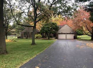 8815 Bull Run Trl, Woodstock, IL 60098