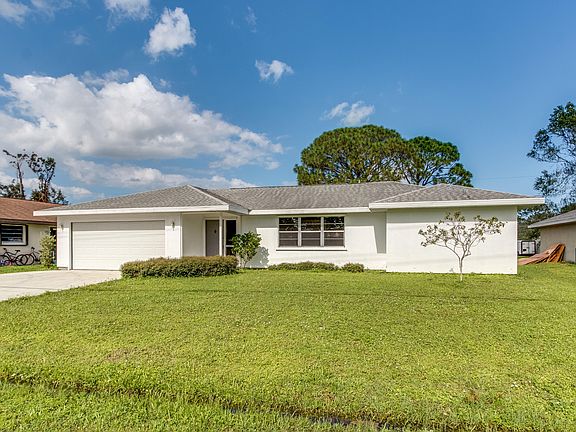 3rd image of 729 SE Floresta Drive