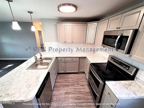3rd image of 2604 Marshall St