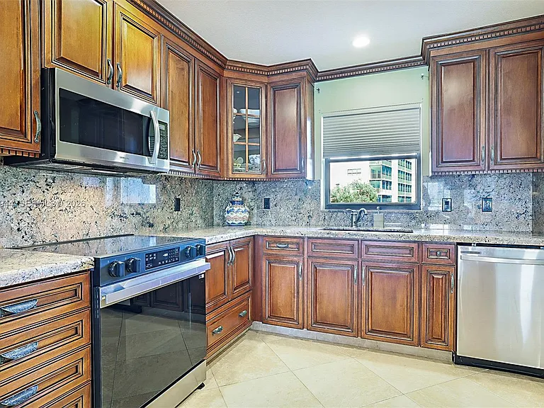 100 Intracoastal Pl #102 — Photo 12