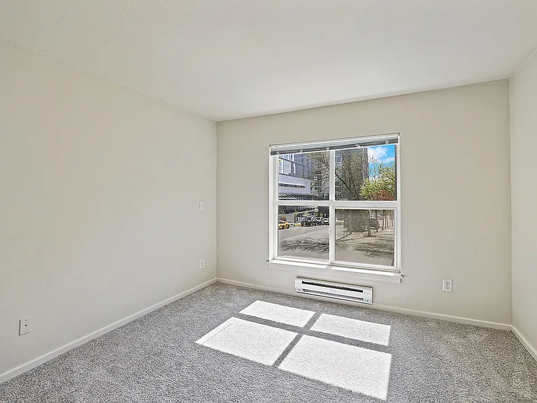 Ellington at Bellevue — Photo 18