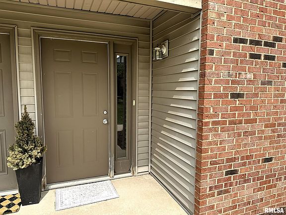 4th image of 4571 Thornhill Dr