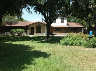 912 W Lucille St, Hebbronville, TX 78361