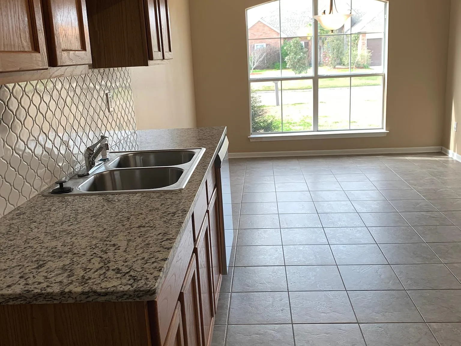 5190 Hemingway Dr — Photo 4