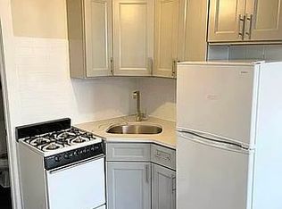 324 E 8th St APT 2A, New York, NY 10009