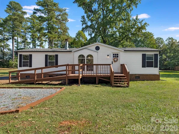 3345 Roundcliff Dr, Concord, NC 28025