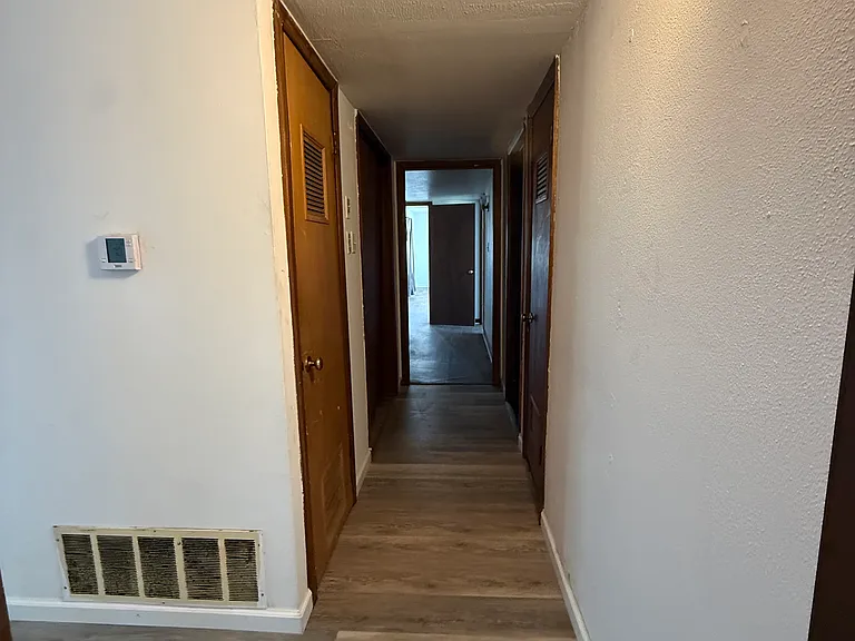 1501 E Everglade Ave — Photo 8