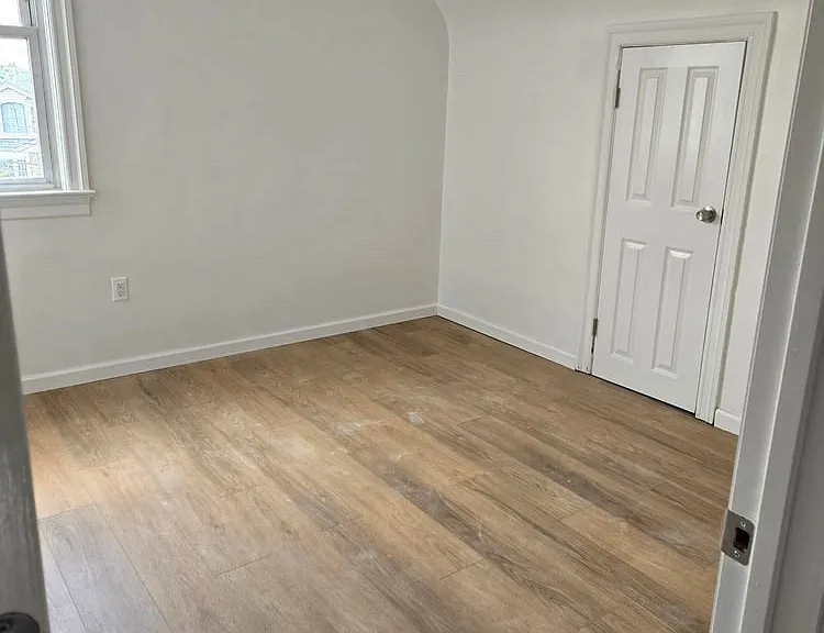 39 Austin Ave #3 — Photo 4