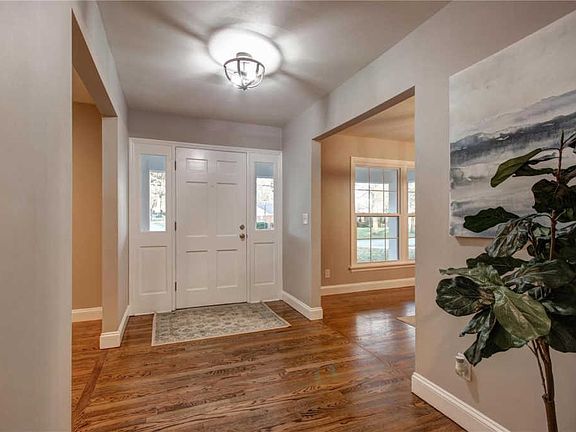 4th image of 8898 Woodpark Dr