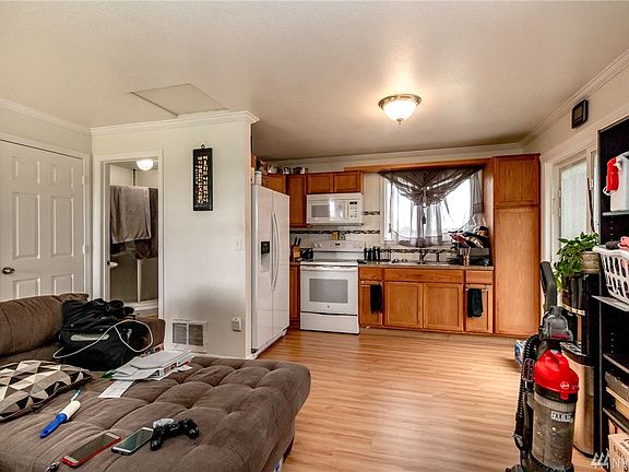 3rd image of 5930 S Sheridan Ave