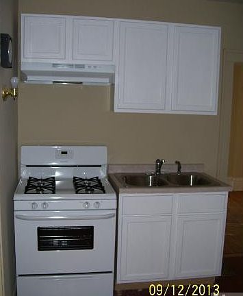 5th image of 994 Barrett St